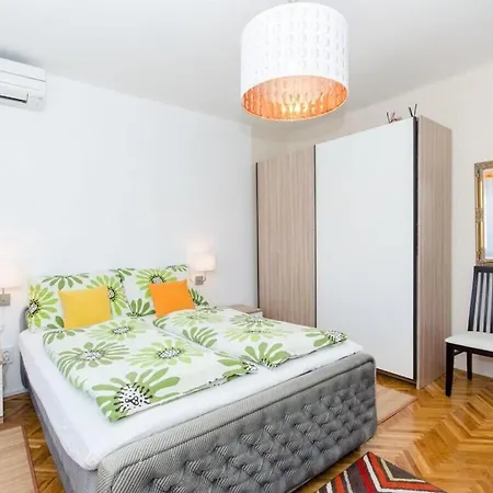 Holiday Home With 2 Bedrooms 펜션 *