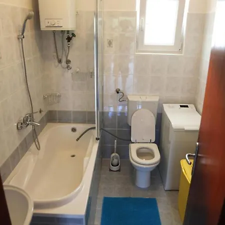 Holiday Home With 2 Bedrooms 펜션 Podgreben